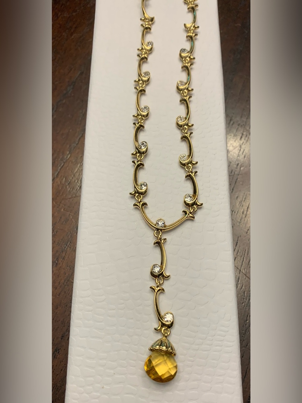 Vintage Avon Gold Tone Vine Link Y Drop Necklace